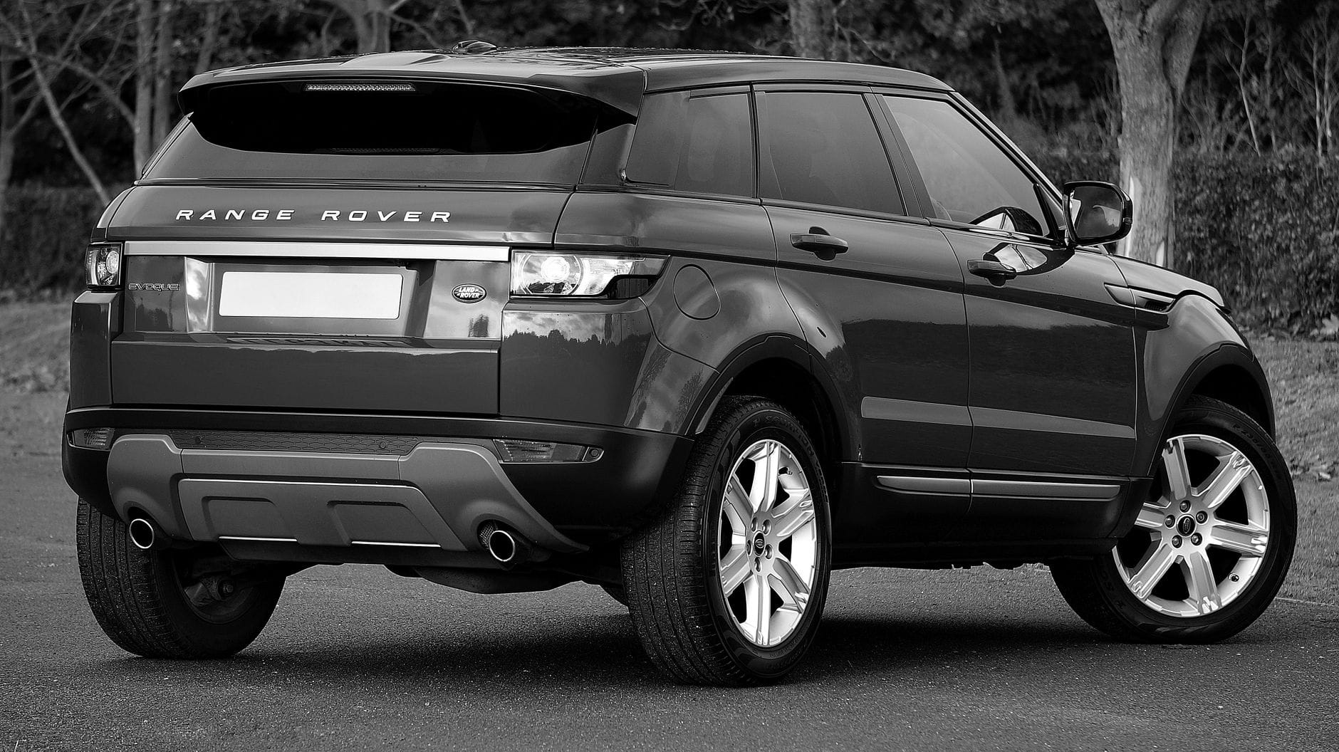 Nowoczesna Kia Sportage SUV zaparkowana na zewnątrz